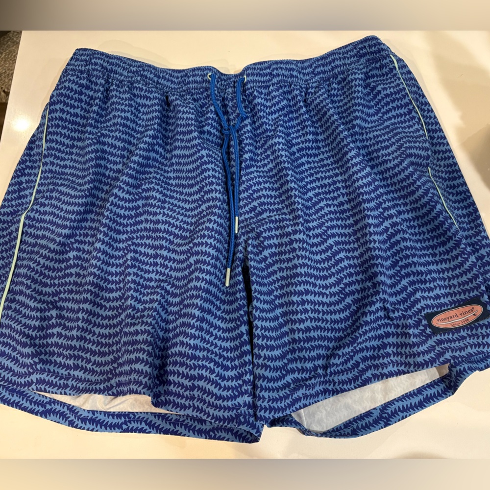 Vineyard Vines Blue Geometric Shorts 2XB